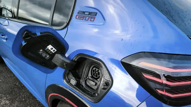 Peugeot E-208 GTI