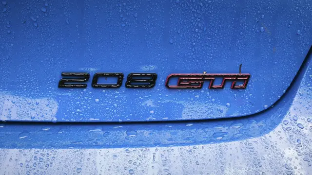 Peugeot E-208 GTI
