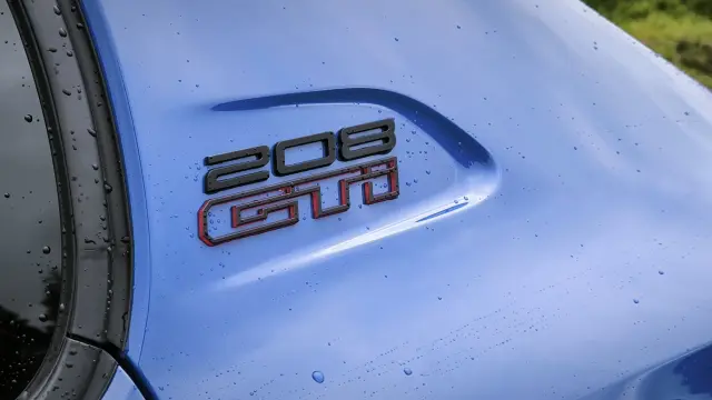 Peugeot E-208 GTI