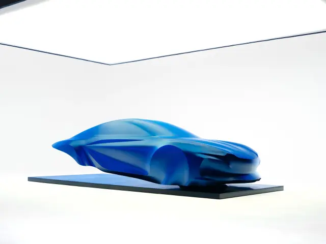 Escultura del Alpine A110 eléctrico