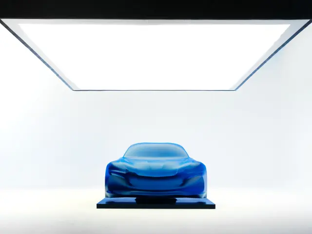 Escultura del Alpine A110 eléctrico