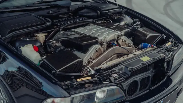 BMW M5 W10