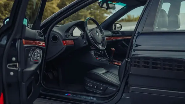 BMW M5 W10