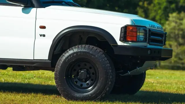 Land Rover Discovery restomod Project Earnie