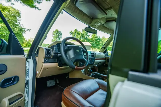 Land Rover Discovery restomod Project Earnie