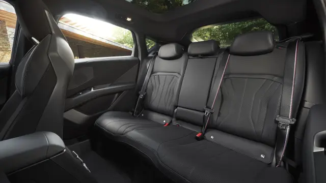 BMW iX4 2027
